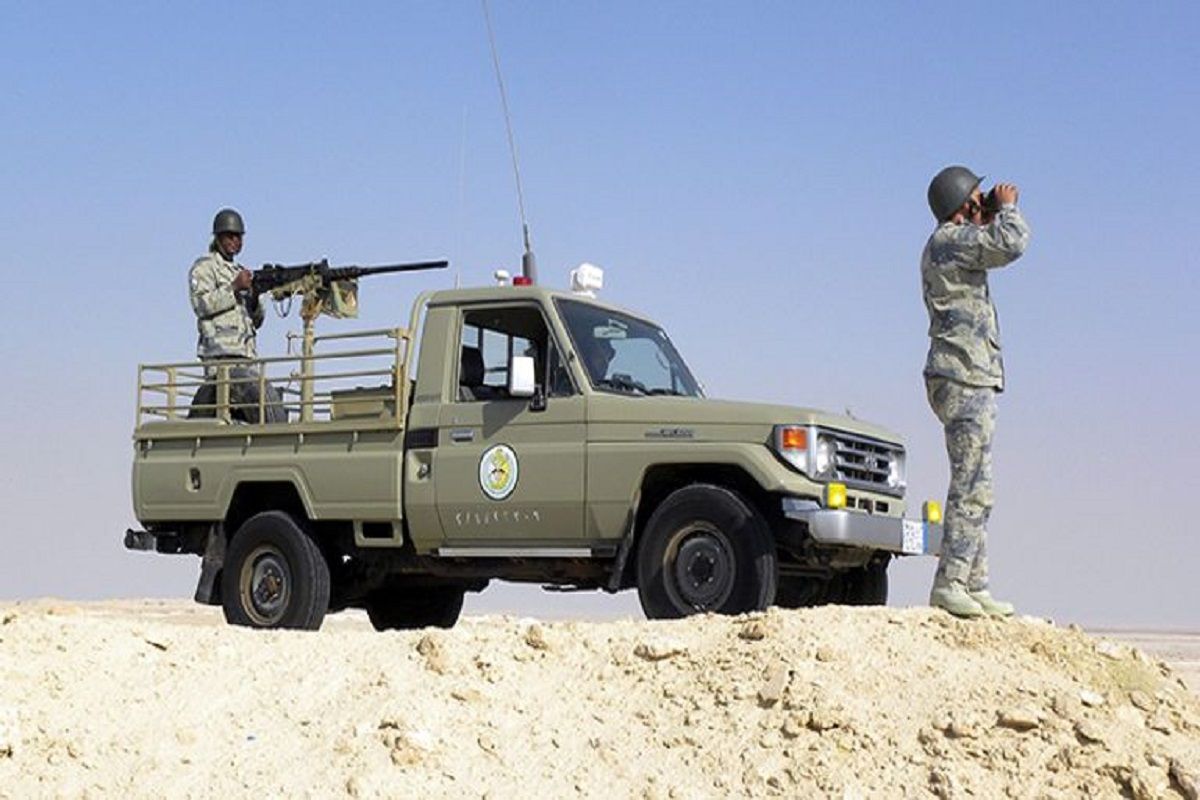 عاجل…"حرس الحدود" الإطاحة بـ15 مخالف بمنطقة عسير وإحالتهم للنيابة العامة - موقع الخليج الان