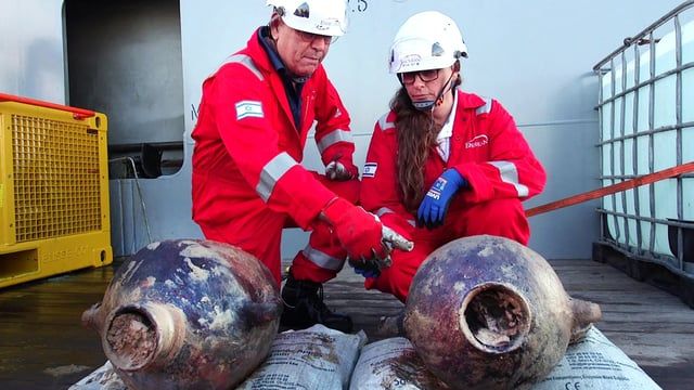 العثور على حطام سفينة عمرها 3000 عام قبالة إسرائيل (صور)