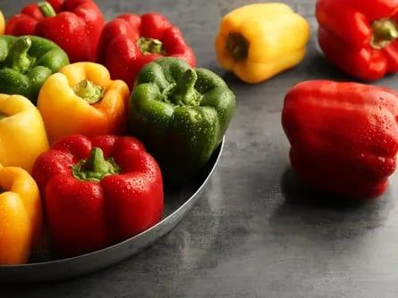 إحداها الفلفل الحلو.. 4 مصادر غنية بفيتامين "سي"