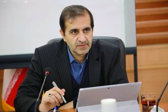 إيران.. هل يهزم الإصلاحي الوحيد منافسيه المتشددين؟