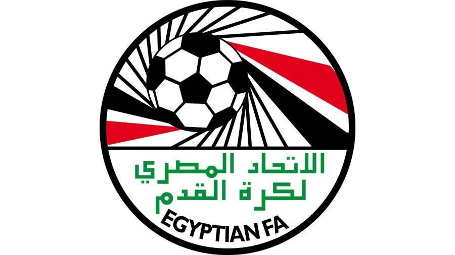 طاقم حكام إسباني يقود مباراة الأهلي والزمالك