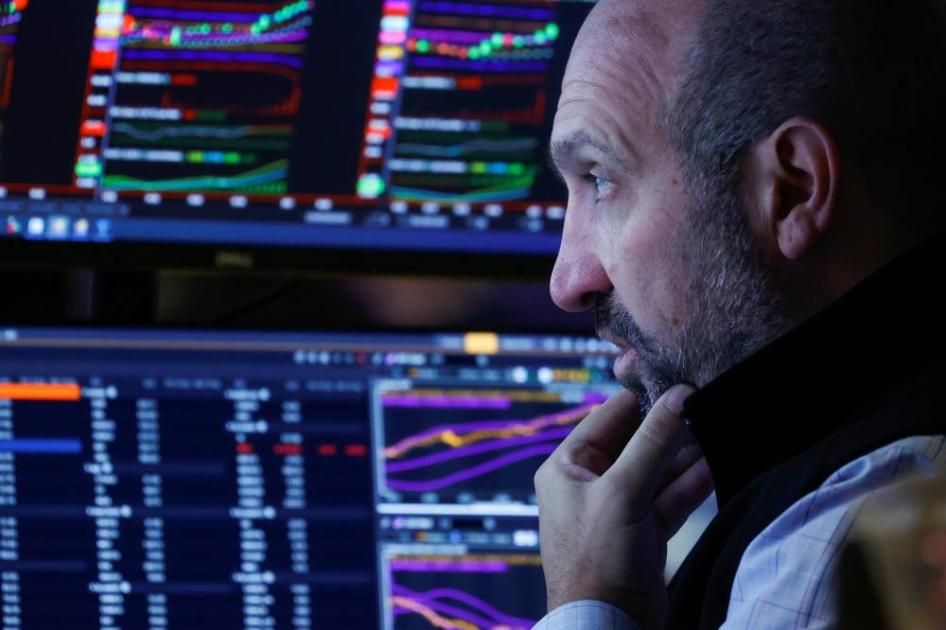 ما هو «السحر الثلاثي» الذي ضغط على «وول ستريت» بنهاية الأسبوع؟