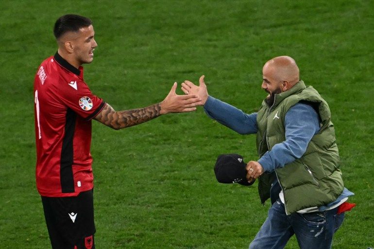 ظاهرة أزعجت رونالدو.. مقتحمو أرضية الملعب سلبية جديدة في يورو 2024 - موقع الخليج الان