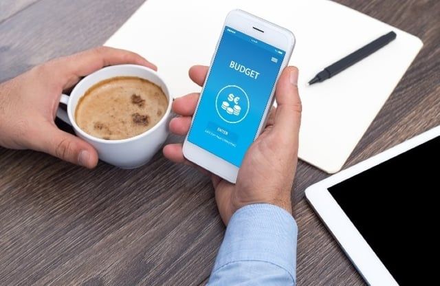 هل تعتبر تطبيقات إدارة الأموال آمنة؟