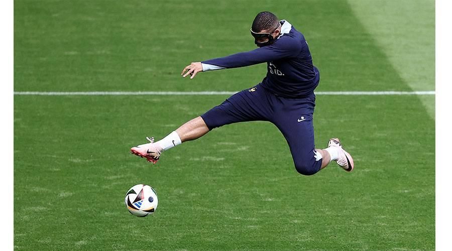 فرنسا وهولندا وإنجلترا.. حسابات الجولة الأخيرة في «المجموعات»