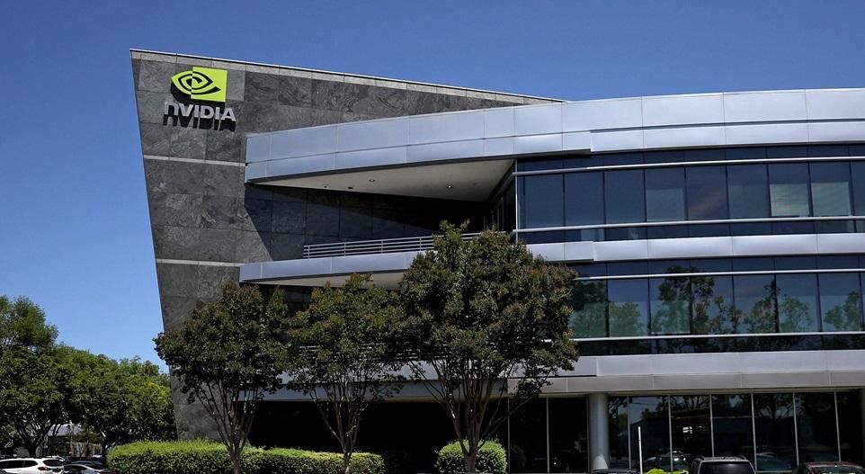 قصة صعود «إنفيديا».. 3 انهيارات في طريق القمة