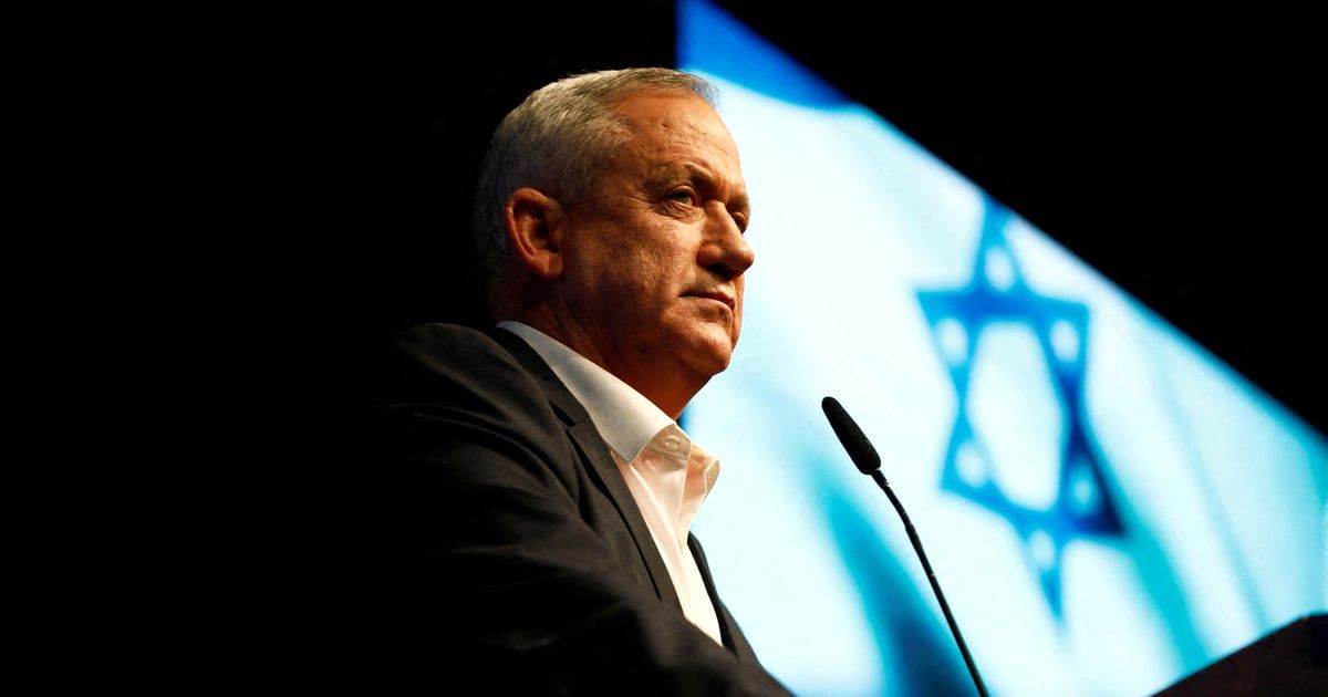 غانتس: نستطيع "إظلام" لبنان خلال أيام لكننا سندفع ثمنا باهظا