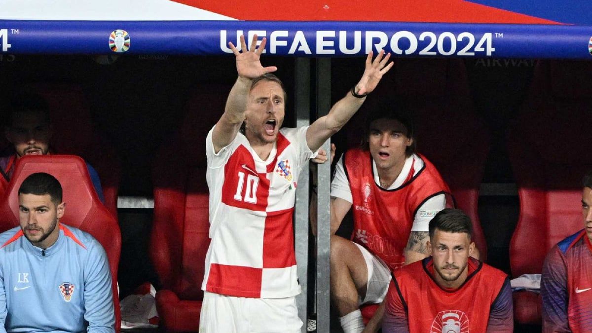 رد فعل مودريتش بعد تعادل إيطاليا القاتل مع كرواتيا (صور)