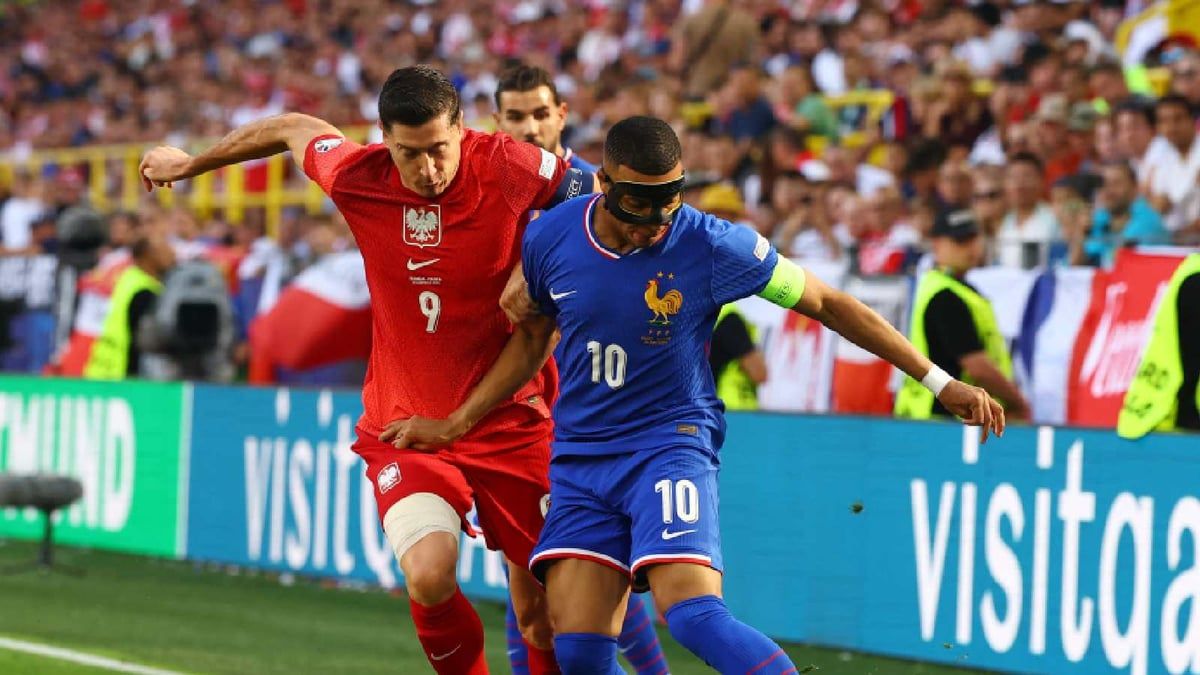 ليفاندوفسكي يفجر ثورة غضب مبابي (فيديو)