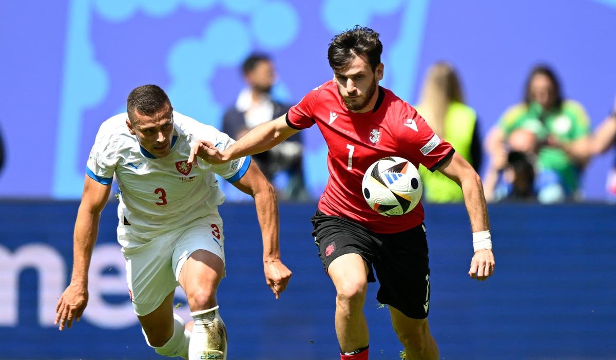 كفاراتسخيليا يوجّه طلبًا لرونالدو قبل مباراة البرتغال وجورجيا