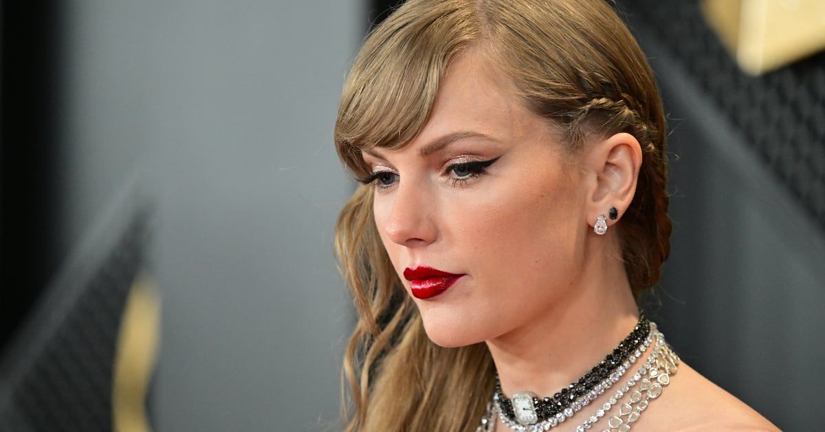 تايلور سويفت تبتلع حشرة على المسرح (فيديو)