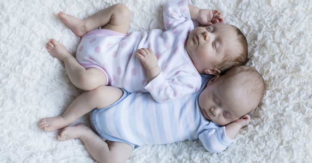 حادثة نادرة في الأردن.. أم تنجب توأم بنات وتتسلم بنتًا وولدًا