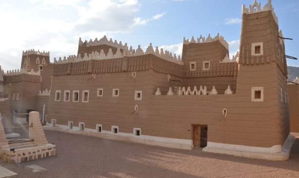 خذ جولة تاريخية وانت في مكانك.. هذه أكبر القصور والقلاع في السعودية بالصور - موقع الخليج الان