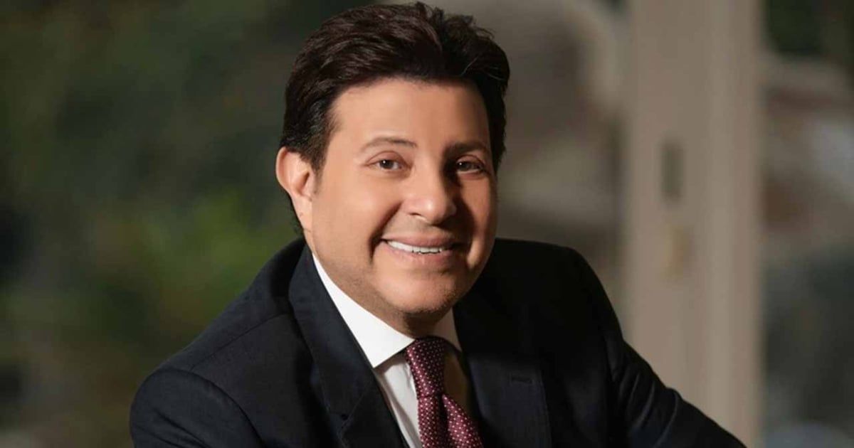 تحرك قانوني من هاني شاكر تجاه شاعر اتهمه بالسرقة