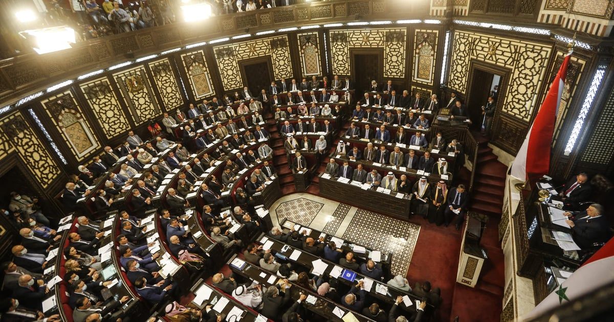 مجلس الشعب السوري يرفع الحصانة عن 7 أعضاء