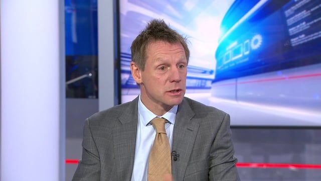 نجم إنجلترا السابق ينصح رونالدو بالرحيل عن النصر السعودي