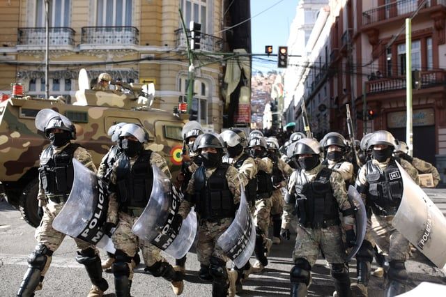بعد محاولة انقلابية فاشلة.. ماذا حدث في بوليفيا؟ (فيديو وصور)