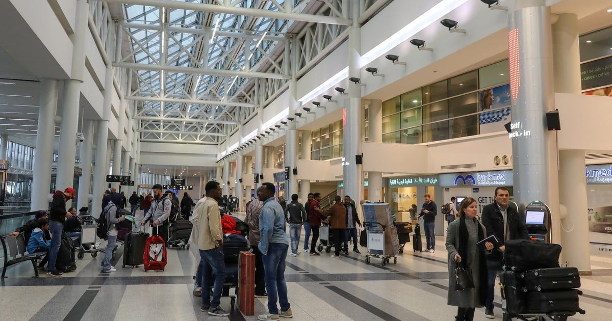 إثر تهديدات الحرب.. ما حقيقة فيديو يظهر زحامًا في مطار بيروت؟
