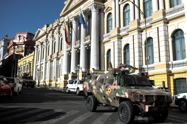 بعد محاولة انقلابية فاشلة.. ماذا حدث في بوليفيا؟ (فيديو وصور)