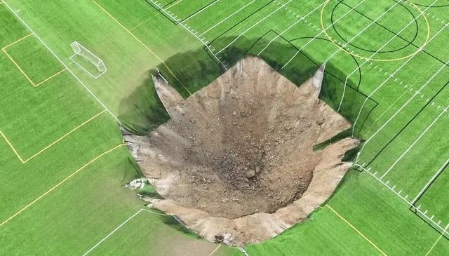 بالتوازي مع كوبا أمريكا.. سر الحفرة المرعبة في ملعب غوردون مور (فيديو وصور)