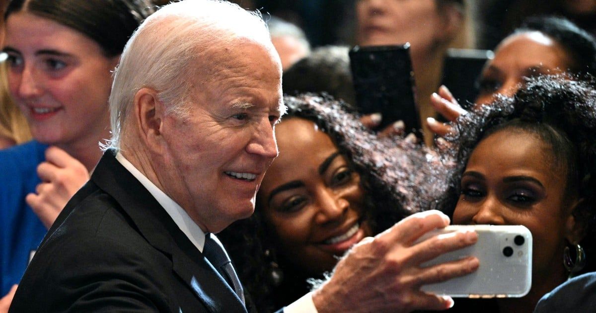 قلق وفزع بسبب أداء بايدن.. الديمقراطيون قد يخسرون 20 مقعدا في "النواب الأمريكي"