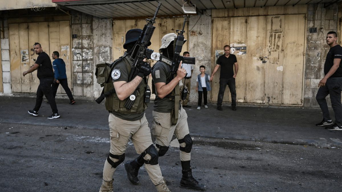 "عسكرة الضفة الغربية".. سلاح إيراني ينذر بـ"انفجار" صراع عنيف