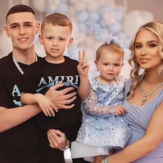 بعد مولد طفله الثالث.. فودين يعود لمعسكر إنجلترا