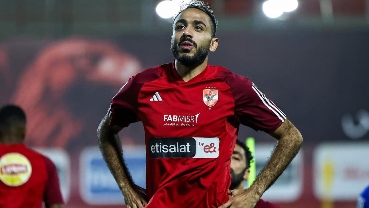 أزمة جديدة.. الأهلي المصري يعاقب كهربا