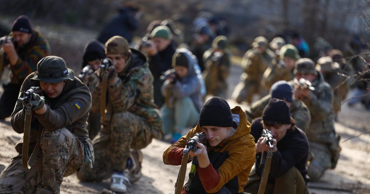 أوكرانيون يسلكون طريق فرار "مُكلِف" هربًا من التجنيد