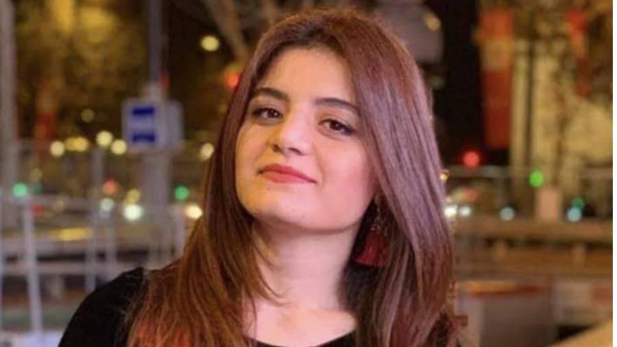 عراقية تحمل الشعلة الأولمبية بأولمبياد باريس