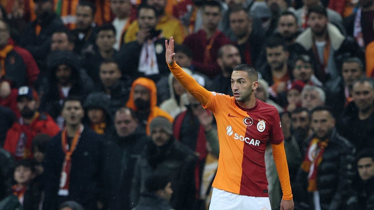 حكيم زياش يحول إعارته‭ ‬إلى تعاقد دائم مع غلطة سراي