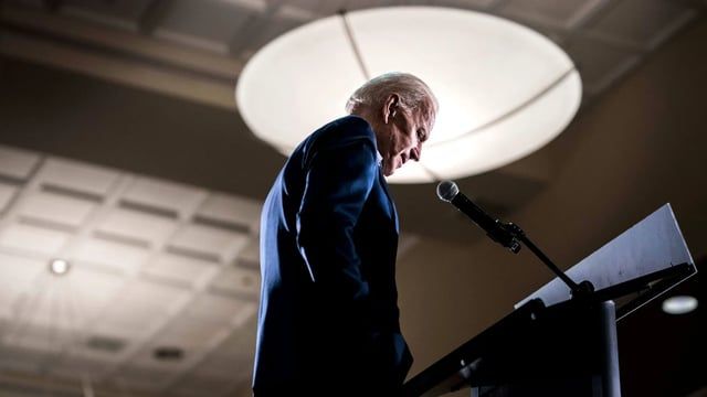 الديمقراطيون مذعورون: بايدن يمكن أن يسقط الحزب بأكمله