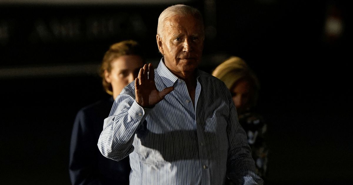 حملة بايدن توجه "رسالة حاسمة" بشأن مصير ترشحه