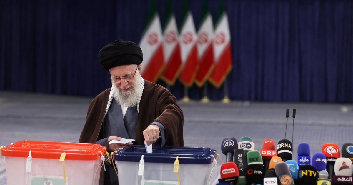 "بلومبرغ": المستثمرون يفضلون رئيسا إيرانيا يحسن العلاقات مع الغرب