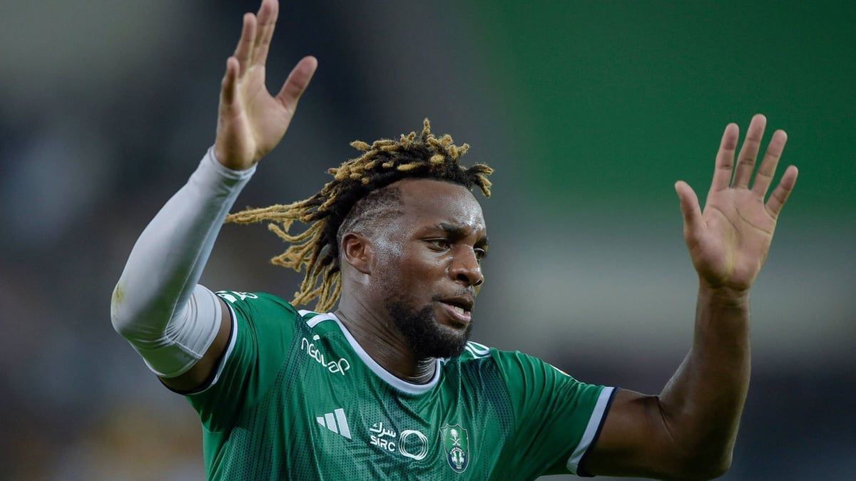 فرصة ذهبية للأهلي السعودي في سوق الانتقالات