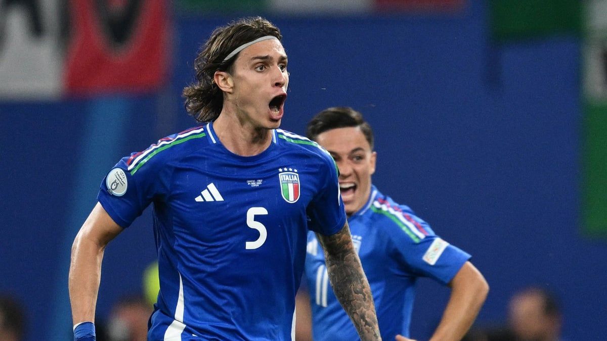 حقيقة اهتمام ليفربول بضم نجم منتخب إيطاليا