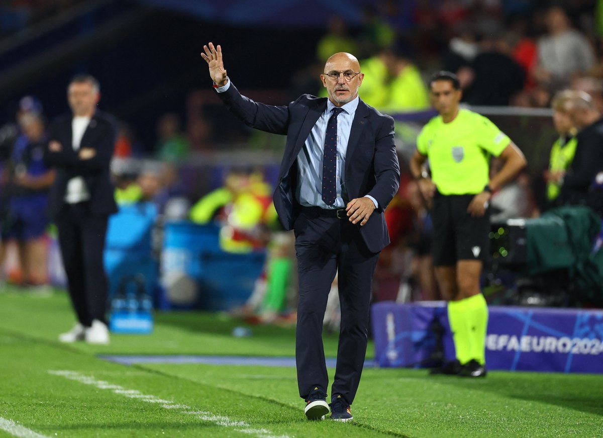 دي لافوينتي يقود منتخب إسبانيا لإنجاز فريد بعد 12 عاما