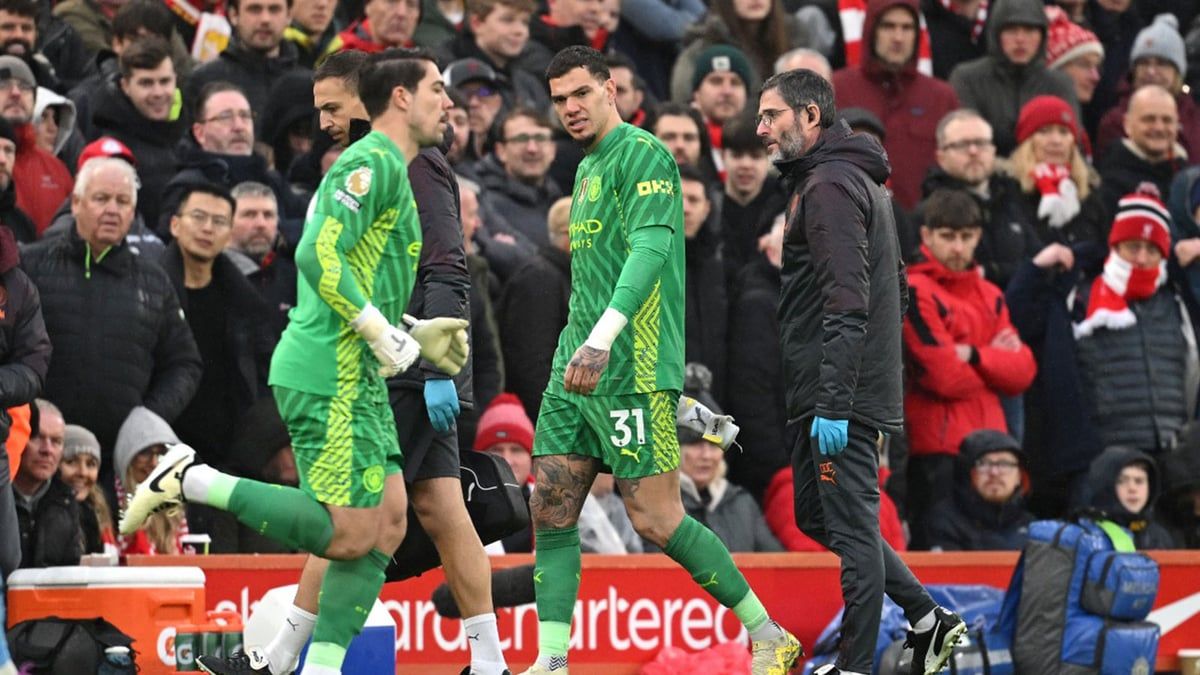 على أجندة النصر والاتحاد.. تحرك رسمي تجاه حارس مانشستر سيتي