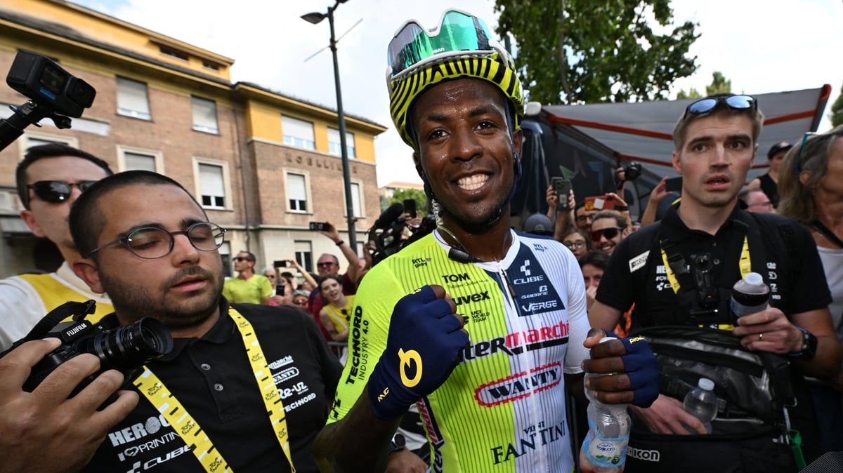 الإريتري بينيام جيرماي يفوز بالمرحلة الثالثة لسباق فرنسا للدراجات