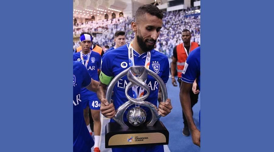 بعد 17 عاماً.. قائد الهلال الذهبي سلمان الفرج خارج أسوار «الزعيم»