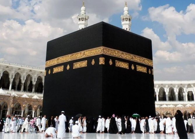 كم تعادل الصلاة في المسجد الحرام؟! فضل الصلاة في الحرم المكي - موقع الخليج الان