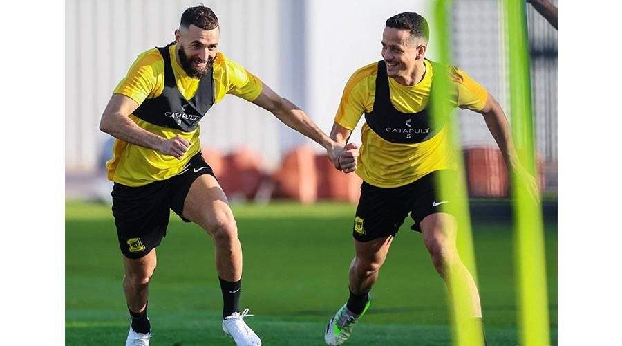 بنزيمة يثير أزمة جديدة في اتحاد جدة