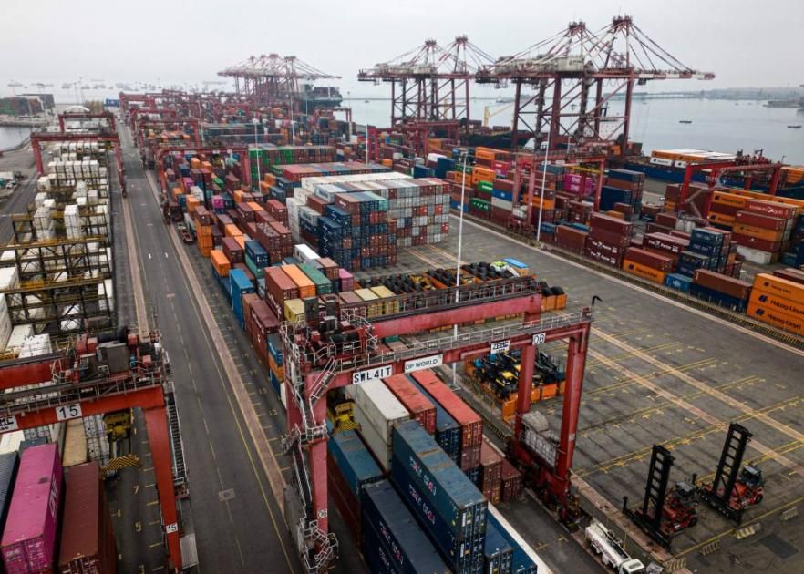 فائض تجارة الإمارات من السلع يتجاوز 143 مليار درهم خلال 2023