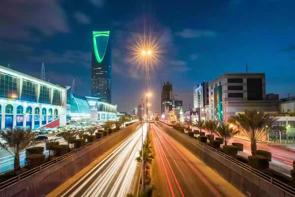 تحذيرات مستمرة في حالة الطقس... رياح نشطة وفرصة لهبوط الأمطار الرعدية على المناطق السعودية - موقع الخليج الان