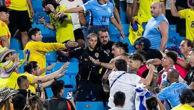 فيديو |عراك عنيف بين نجم ليفربول والمشجعين في «كوبا أمريكا».. ما السبب؟