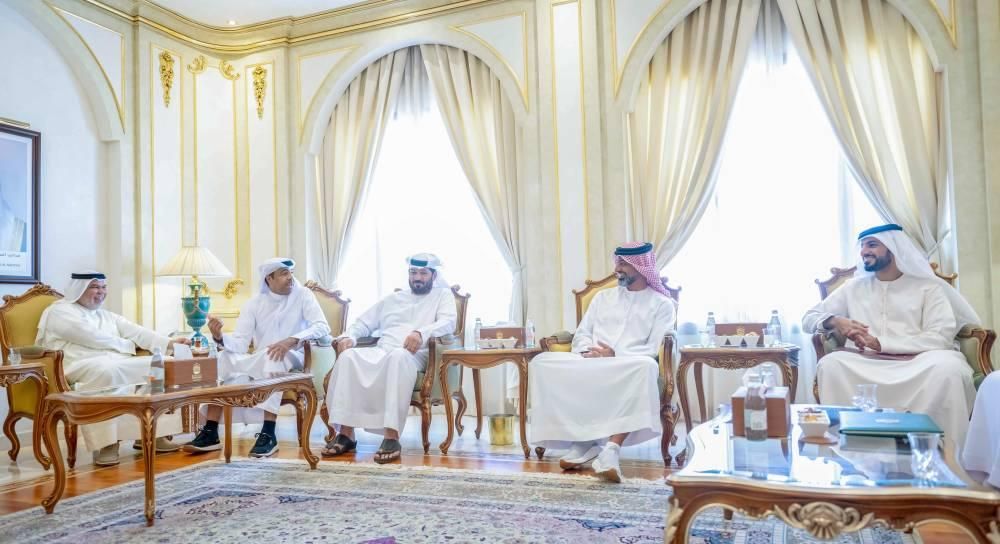 عمار بن حميد يستقبل المشاركين في «كواترو للأكاديميات الخليجية»