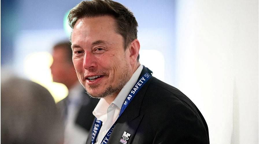 ماسك: ربما حان الوقت لبناء البدلة الطائرة المدرعة