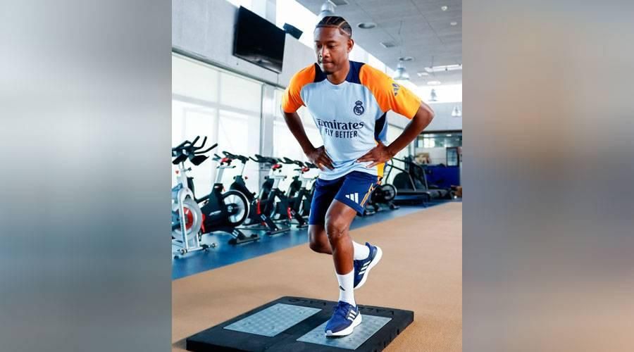 صورة «المصاب» ديفيد ألابا تثير حماس جماهير ريال مدريد