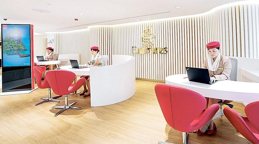 طيران الإمارات تفتتح متجراً جديداً للحجز والمبيعات في هونج كونج