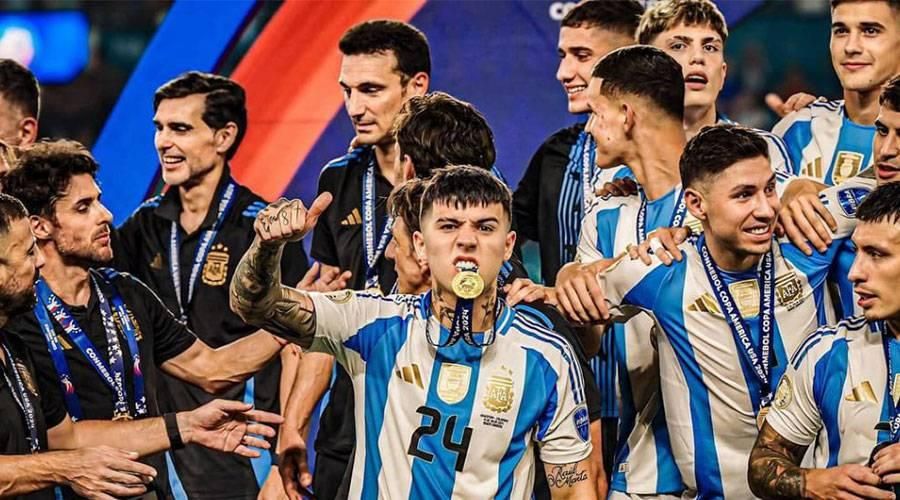 أزمة جمعت 3 قارات.. القصة الكاملة لهتافات لاعبي الأرجنتين العنصرية ضد فرنسا